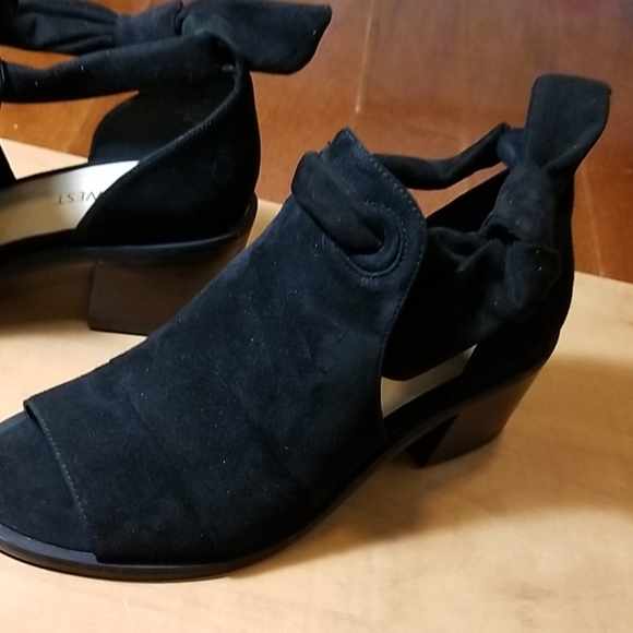 Shoes - Picture 4 of 4